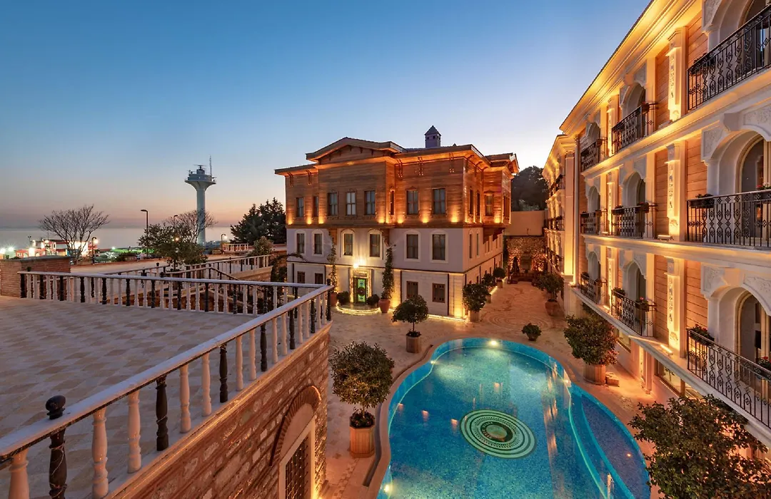 Hotel Seven Hills Palace & 4*
